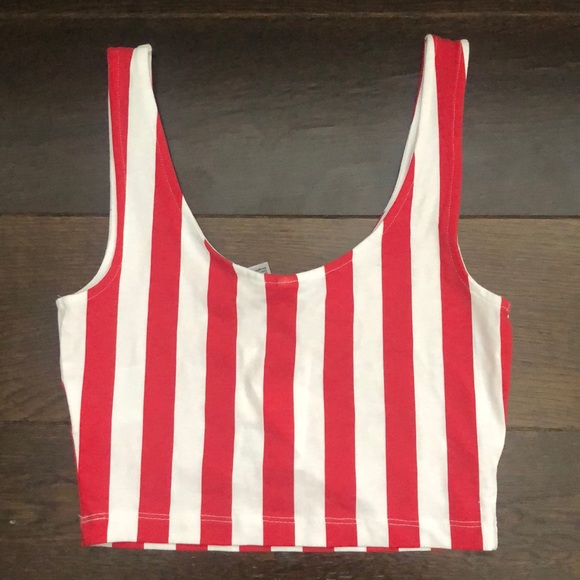 Cropped Tank Top - Picture 2 of 2